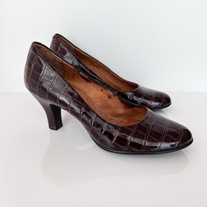 Sofft Rivoli Brown Patent Leather Croc Pattern Pumps Size 7